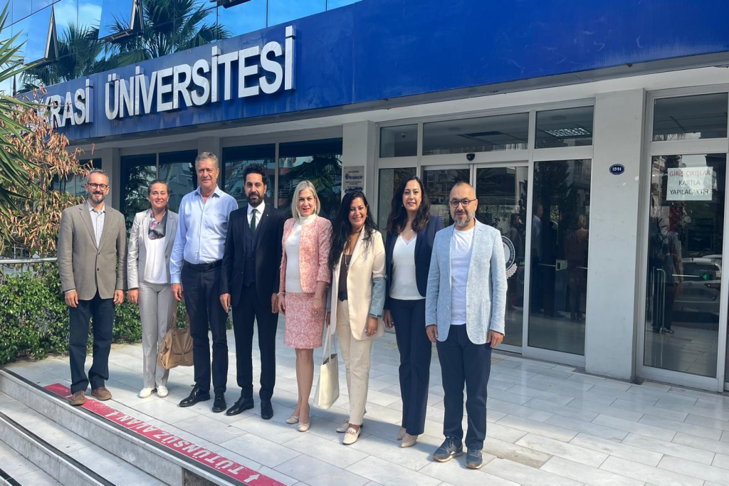 İzmir Demokrasi Üniversitesi Meslek Yüksekokulu ile İzmir Ticaret Odası ve İzmir Ticaret Borsası İlk Protokol Yürütme Kurulu Toplantısını Gerçekleştirdi